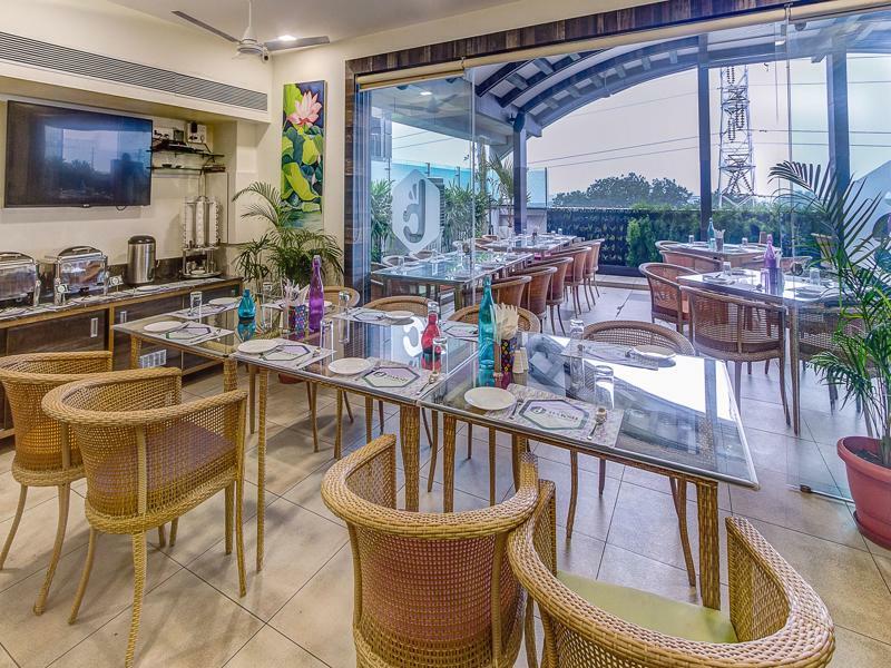 Hotel Treebo Daksh Residency Indore Exterior foto
