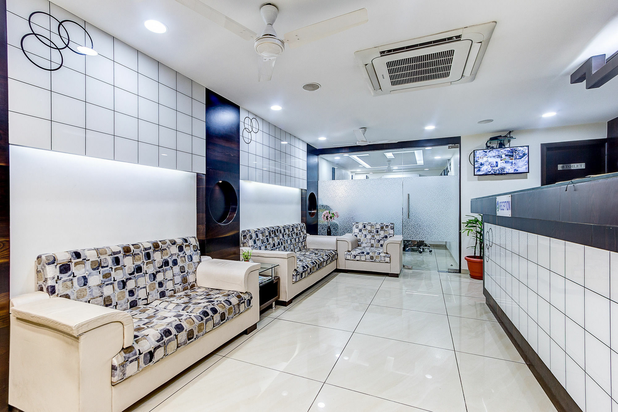 Hotel Treebo Daksh Residency Indore Exterior foto